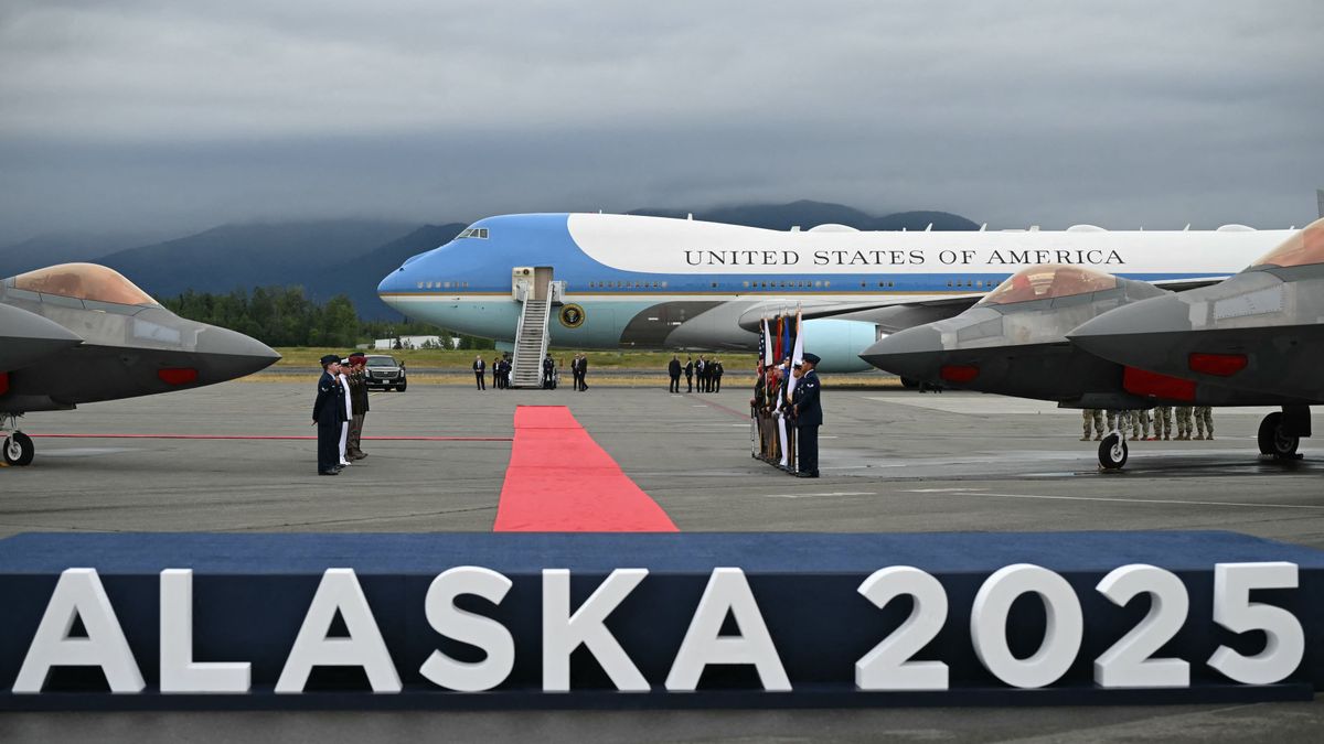 Megérkezett Donald Trump Alaszkába