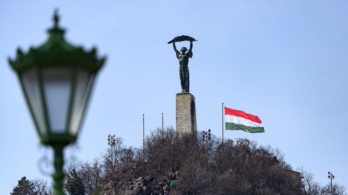 Lezuhant egy férfi a Gellért-hegyről