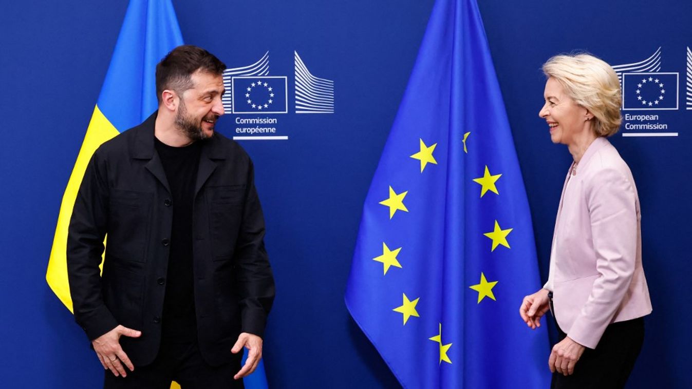 Volodimir Zelenszkij ukrán elnök és Ursula von der Leyen az Európai Bizottság elnöke (Fotó: AFP)