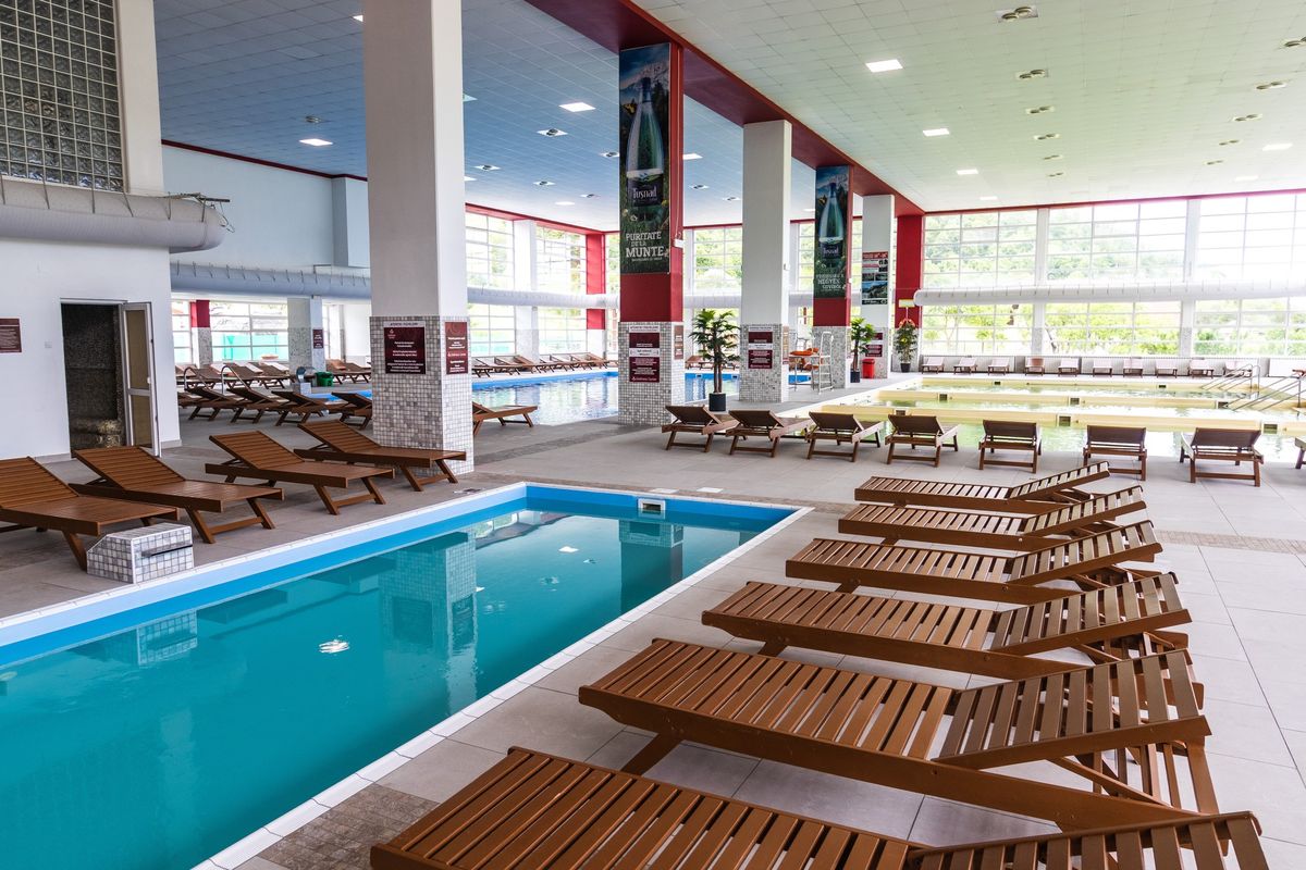 Újra megnyílt a parajdi wellnessközpont, amely két hónapig volt zárva a bányakatasztrófa miatt. A fürdő ismét várja a gyógyulni és pihenni vágyókat.