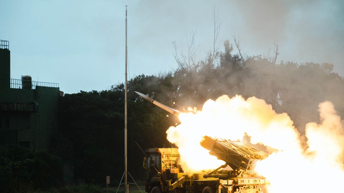 „Játszóterek helyett HIMARS-rakéták” – üzent a balos polgármestereknek a miniszterelnök politikai igazgatója