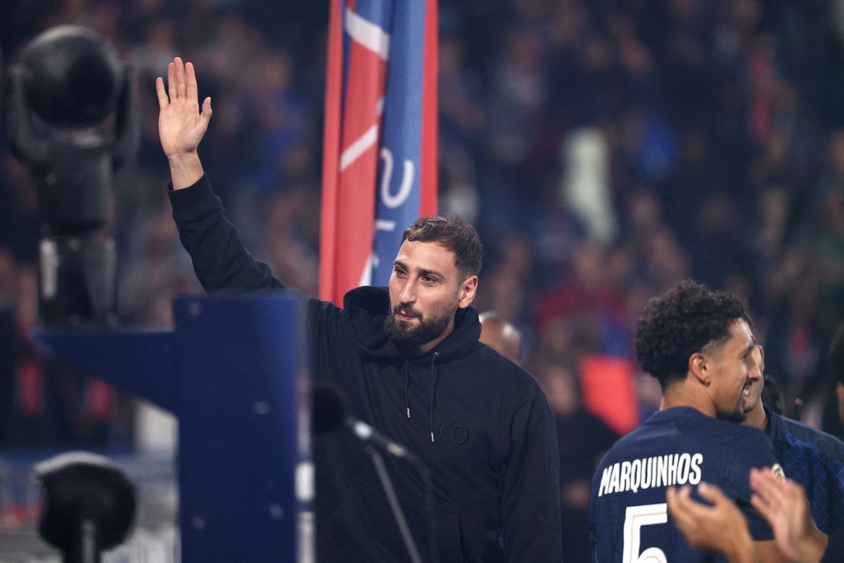 Gianluigi Donnarumma a Manchester City-ben folytathatja. 