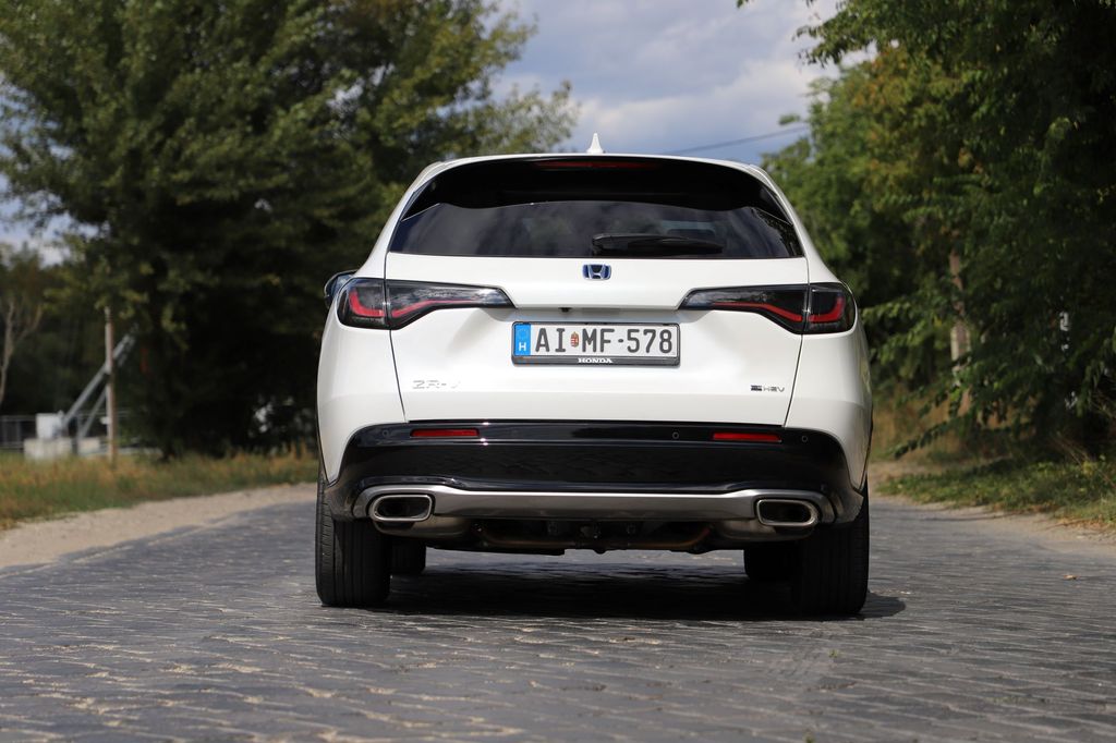 Honda Civic e:HEV - Honda ZR-V e:HEV összehasonlítás
