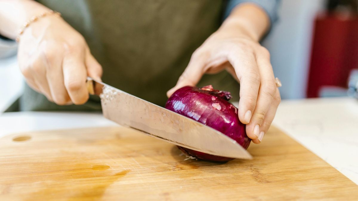 Ön is könnyezik hagymaszeletelés közben? Itt a megoldás!