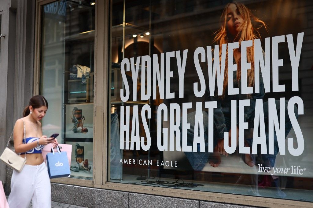 Sydney Sweeney és az American Eagle sokat kritizált reklámja  