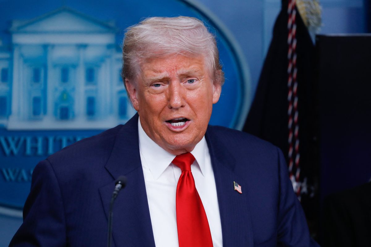 Robert C. Castel bejegyzésében emlékeztetett, Trump számára a legfontosabb érdek a 2026-os időközi választások