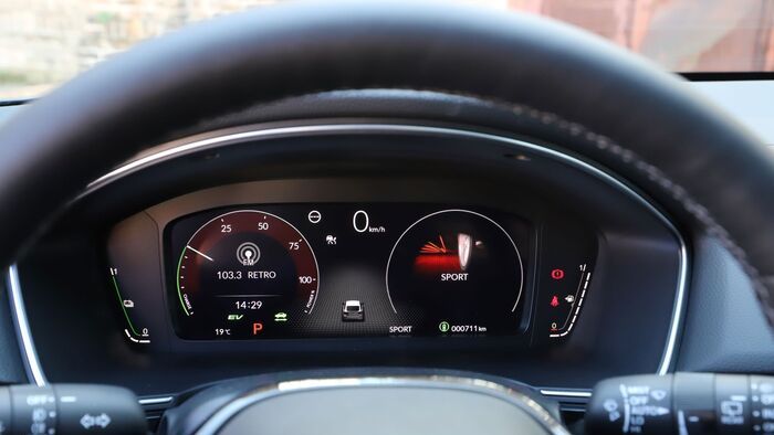Honda Civic e:HEV - Honda ZR-V e:HEV összehasonlítás