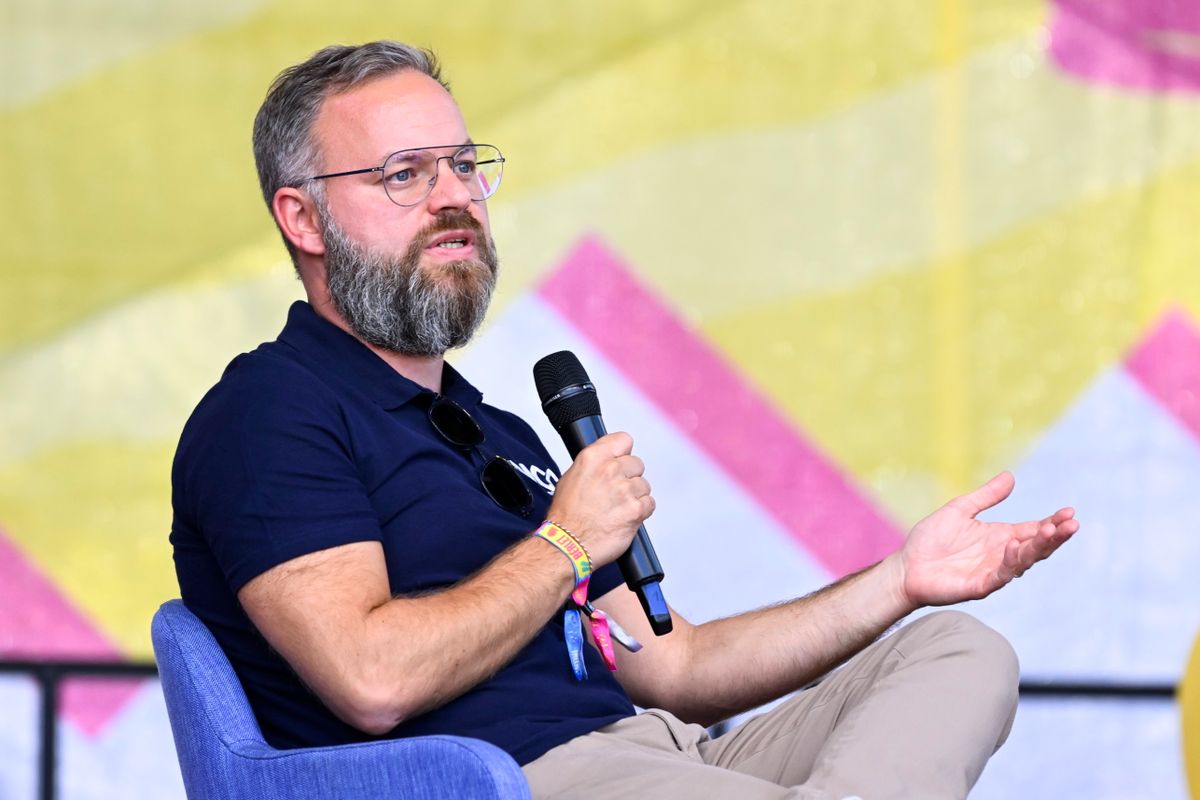 Esztergom, 2025. július 31.
Orbán Balázs, a miniszterelnök politikai igazgatója beszél A liberalizmuson túl - a politika visszavétele a nemzeti érdek szolgálatában címmel rendezett panelbeszélgetésen a Mathias Corvinus Collegium által szervezett MCC Feszten Esztergomban, a MOL Nagyszínpadon 2025. július 31-én.
MTI/Purger Tamás
