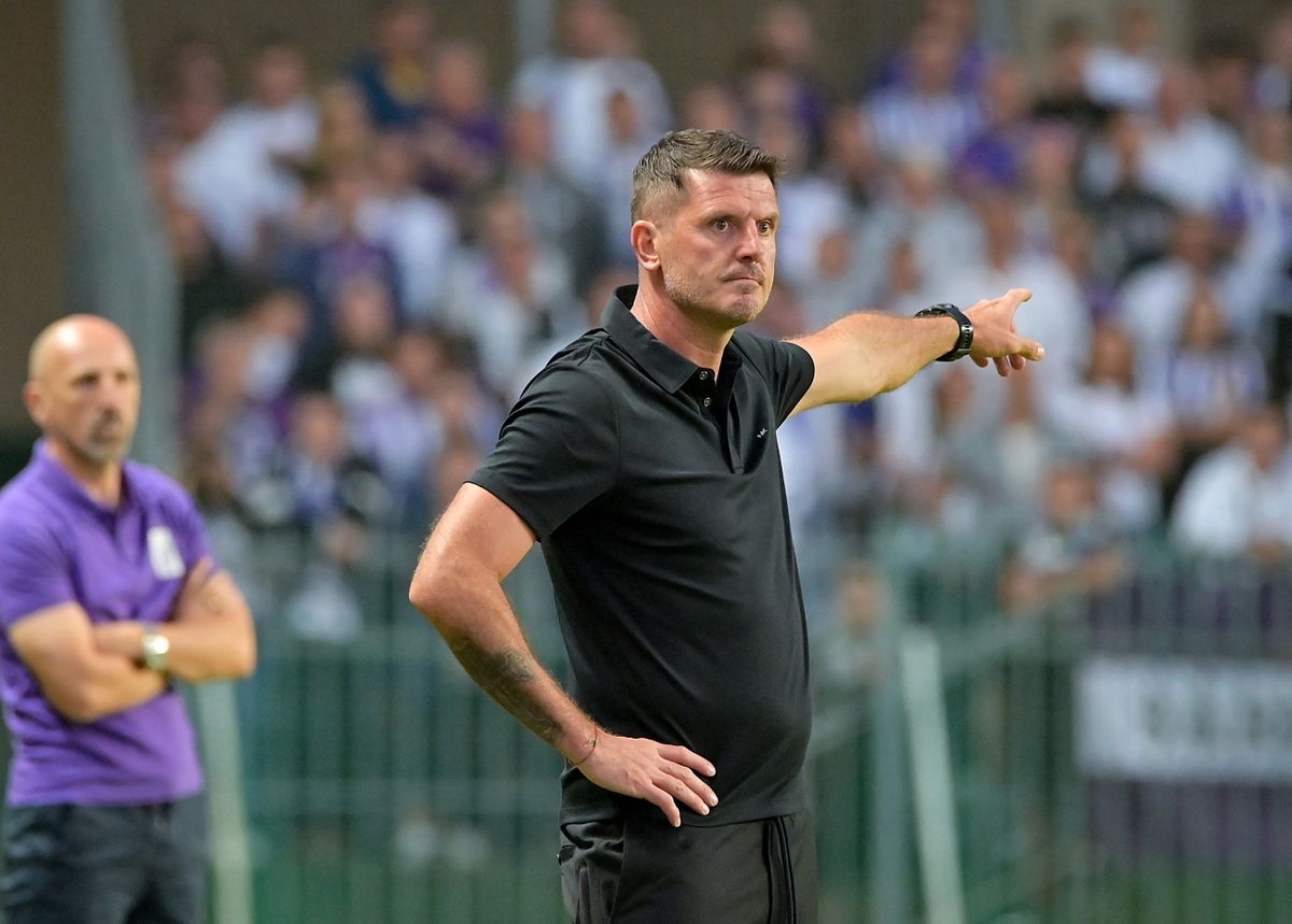 Győr, 2025. augusztus 3.
Borbély Balázs, az ETO vezetőedzője a labdarúgó Fizz Liga 2. fordulójában játszott ETO FC - Újpest FC mérkőzésen a győri ETO Stadionban 2025. augusztus 3-án.
MTI/Krizsán Csaba