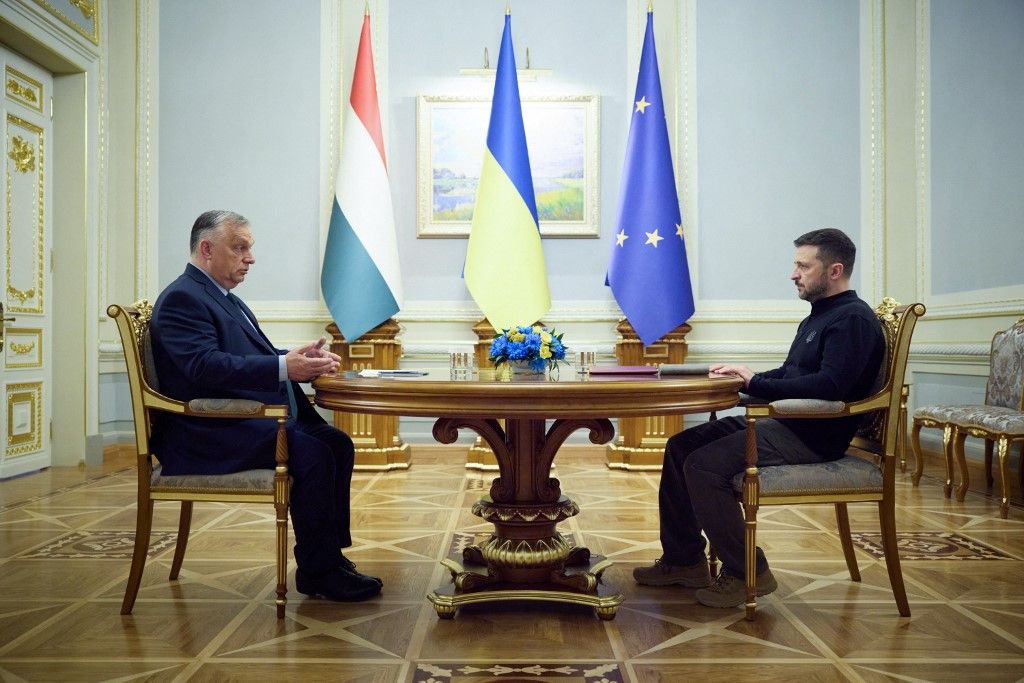 This handout photograph taken and released by Ukrainian Presidential Press Service on July 2, 2024, shows Ukraine's President Volodymyr Zelensky (R) meeting with Hungary's Prime Minister Viktor Orban in Kyiv, amid the Russian invasion of Ukraine. (Photo by Handout / UKRAINIAN PRESIDENTIAL PRESS SERVICE / AFP) / RESTRICTED TO EDITORIAL USE - MANDATORY CREDIT "AFP PHOTO / UKRAINIAN PRESIDENTIAL PRESS SERVICE  " - NO MARKETING NO ADVERTISING CAMPAIGNS - DISTRIBUTED AS A SERVICE TO CLIENTS