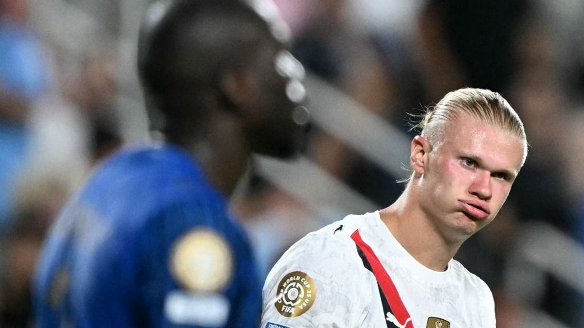 Belehalsz a fagyba – egész Norvégia Erling Haalandon röhög
