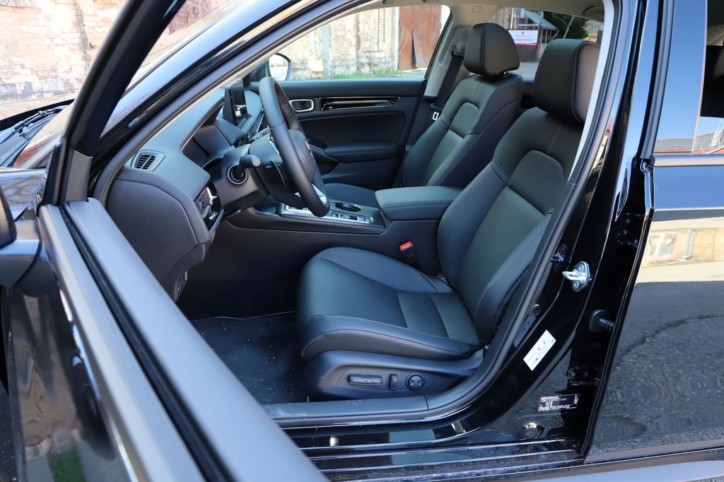 Honda Civic e:HEV - Honda ZR-V e:HEV összehasonlítás