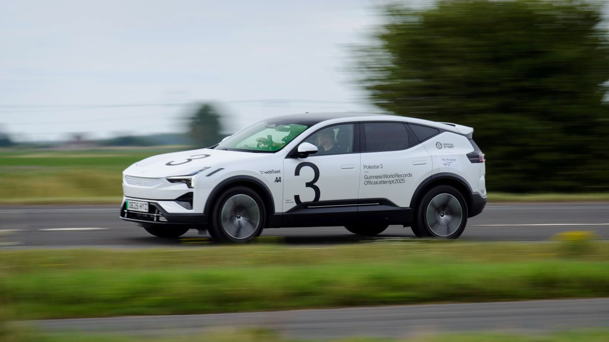 Egy svéd villanyautó döntötte meg az elektromos SUV-ok hatótávolság-rekordját