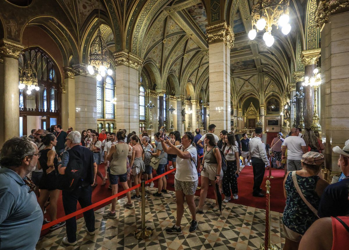 Szent Korona látogatás Parlament