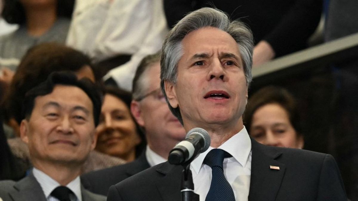 Elküldték Biden volt külügyminiszterét egy New York-i strandról
