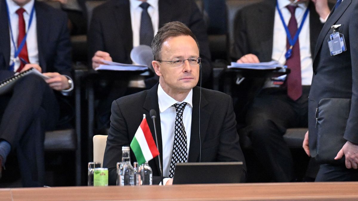 Szijjártó Péter keményen beolvasott Brüsszelnek + videó
