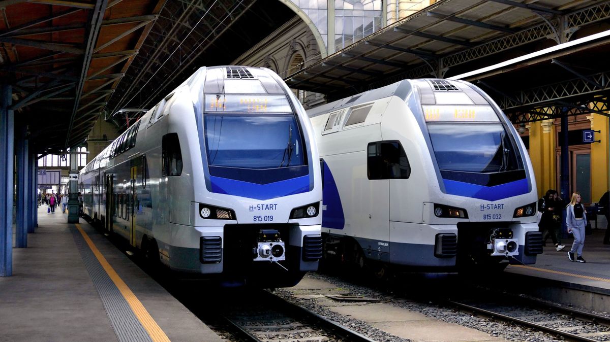 Budapest, 2024. április 25.
A MÁV-START Zrt. kétszintes Stadler KISS típusú vonata a Keleti pályaudvaron.
MTVA/Bizományosi: Jászai Csaba 
***************************
Kedves Felhasználó!
Ez a fotó nem a Duna Médiaszolgáltató Zrt./MTI által készített és kiadott fényképfelvétel, így harmadik személy által támasztott bárminemű – különösen szerzői jogi, szomszédos jogi és személyiségi jogi – igényért a fotó szerzője/jogutódja közvetlenül maga áll helyt, az MTVA felelőssége e körben kizárt.