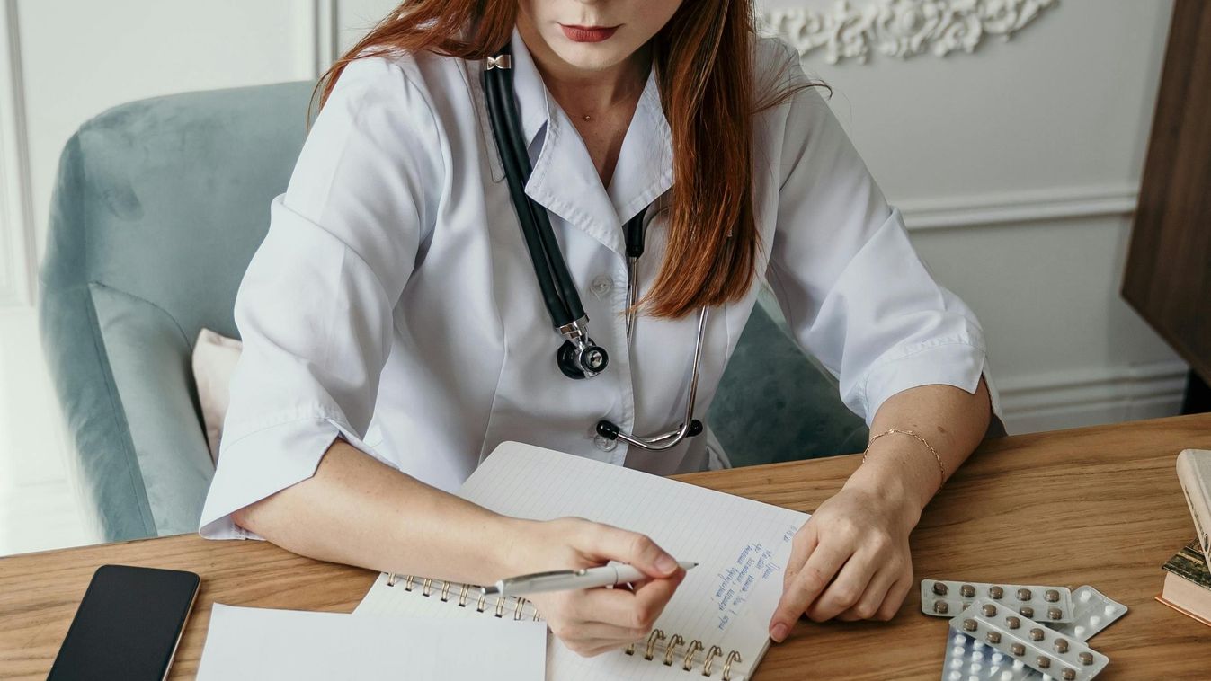 doktonő,doktor,orvos