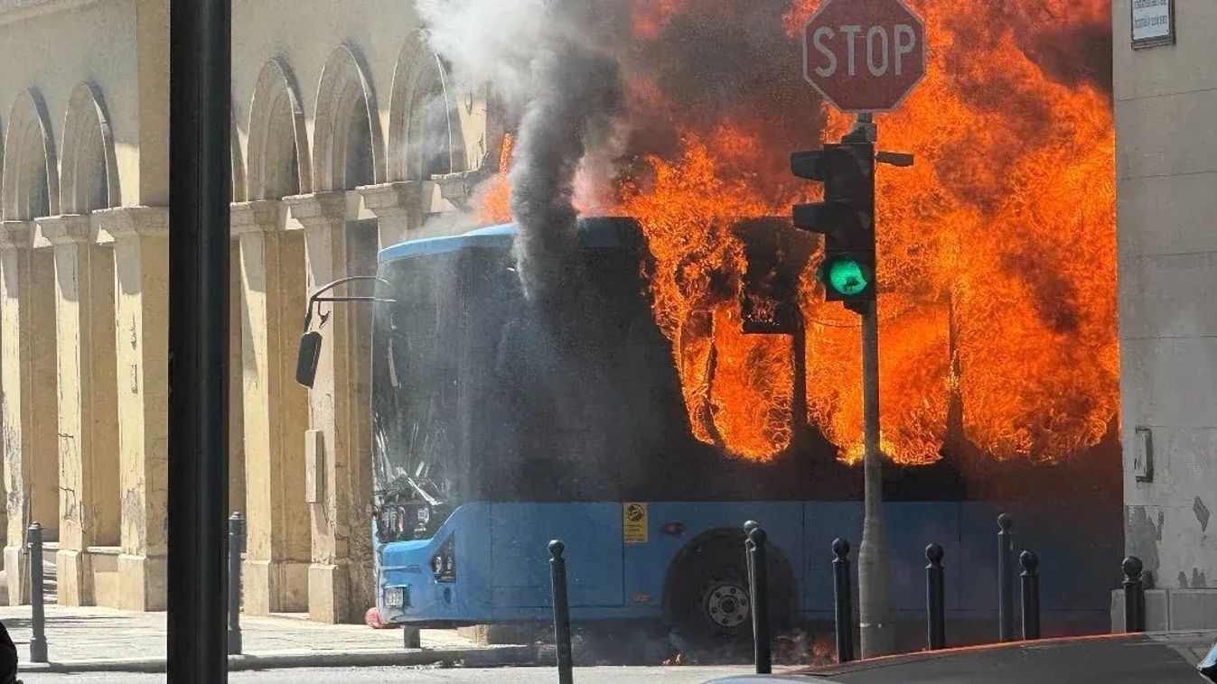 Azonnali vizsgálatot rendelt el a kigyulladt buszok miatt a kormányhivatal