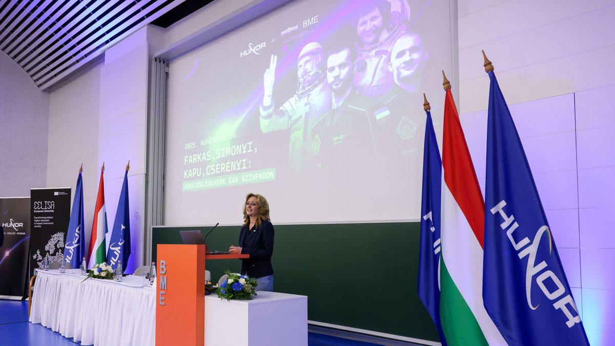 Budapest, 2025. augusztus 28.
Ferencz Orsolya űrkutatásért felelős miniszteri biztos beszédet mond a Farkas, Simonyi, Kapu, Cserényi - űrhajóslegendák egy színpadon című rendezvényen a Budapesti Műszaki és Gazdaságtudományi Egyetem (BME) Simonyi Károly Teremében 2025. augusztus 28-án.
MTI/Hegedüs Róbert