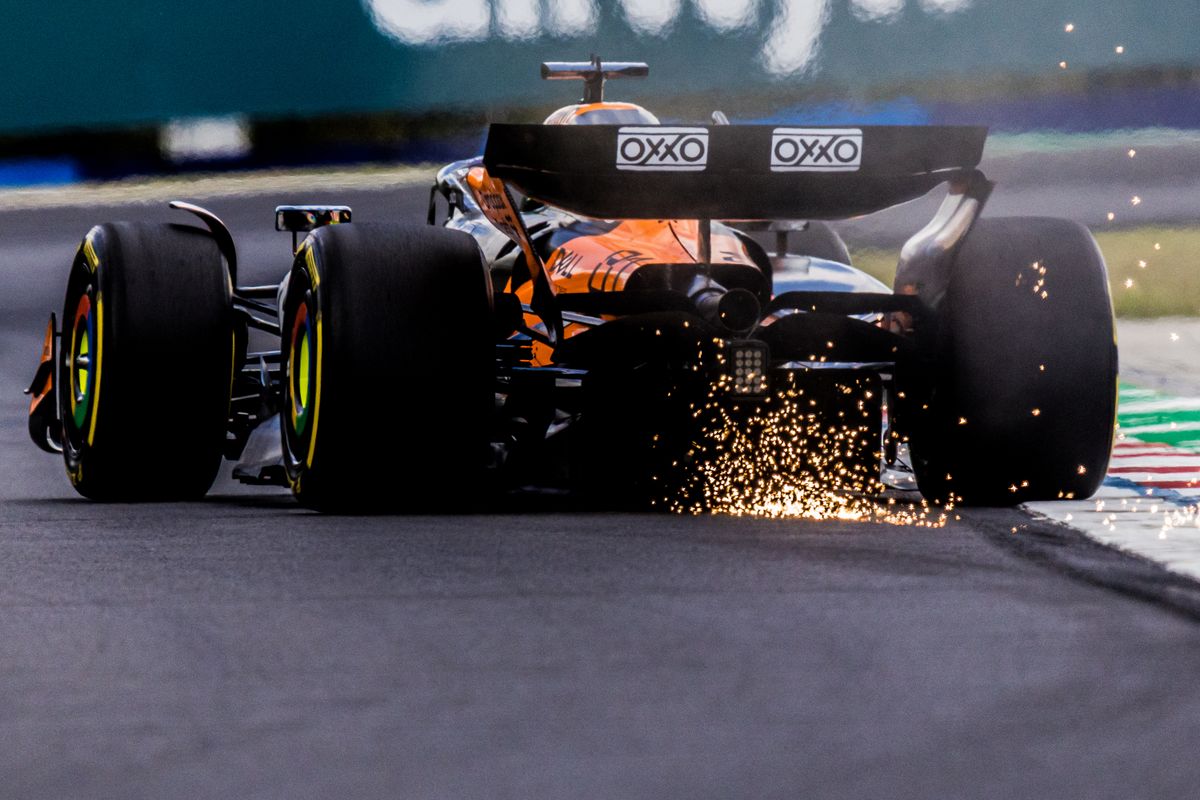 A McLaren-autók hátát nézte a mezőny a Magyar Nagydíj első pénteki szabadedzésének végén