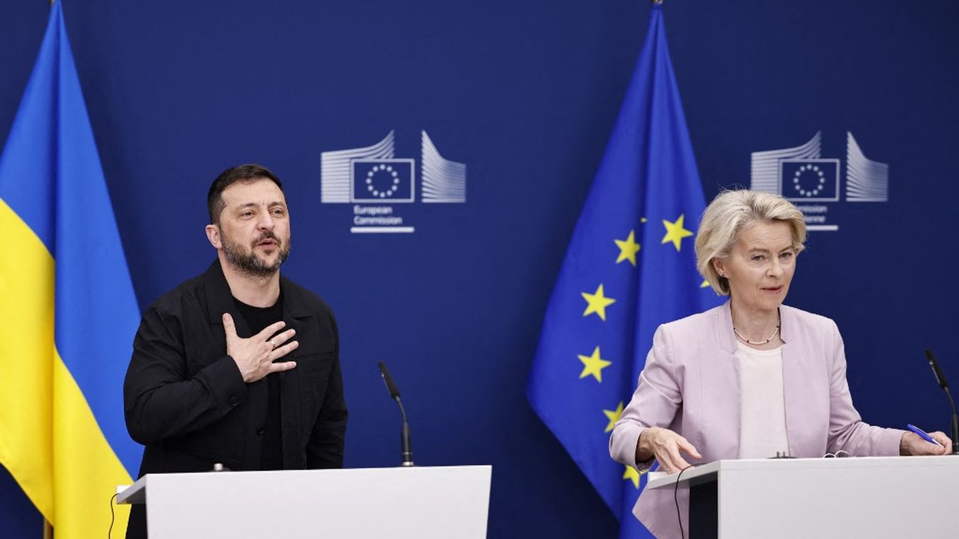 Ursula von der Leyen és Volodimir Zelenszkij (Fotó: AFP)