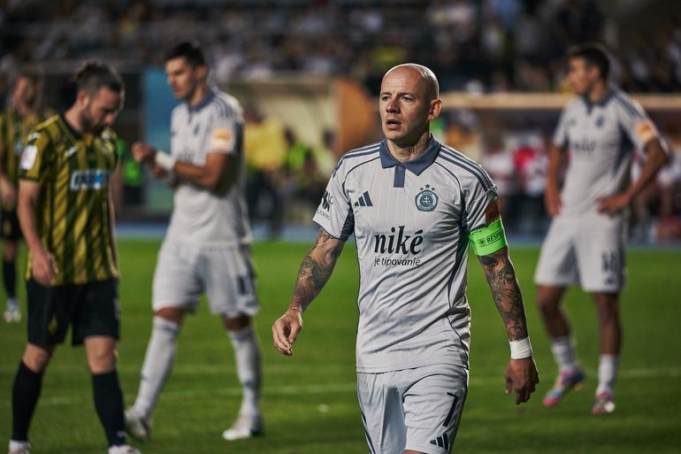 A Slovan Bratislava csapatkapitánya, ifj. Vladimír Weiss megvédte édesapját a BL-selejtező után