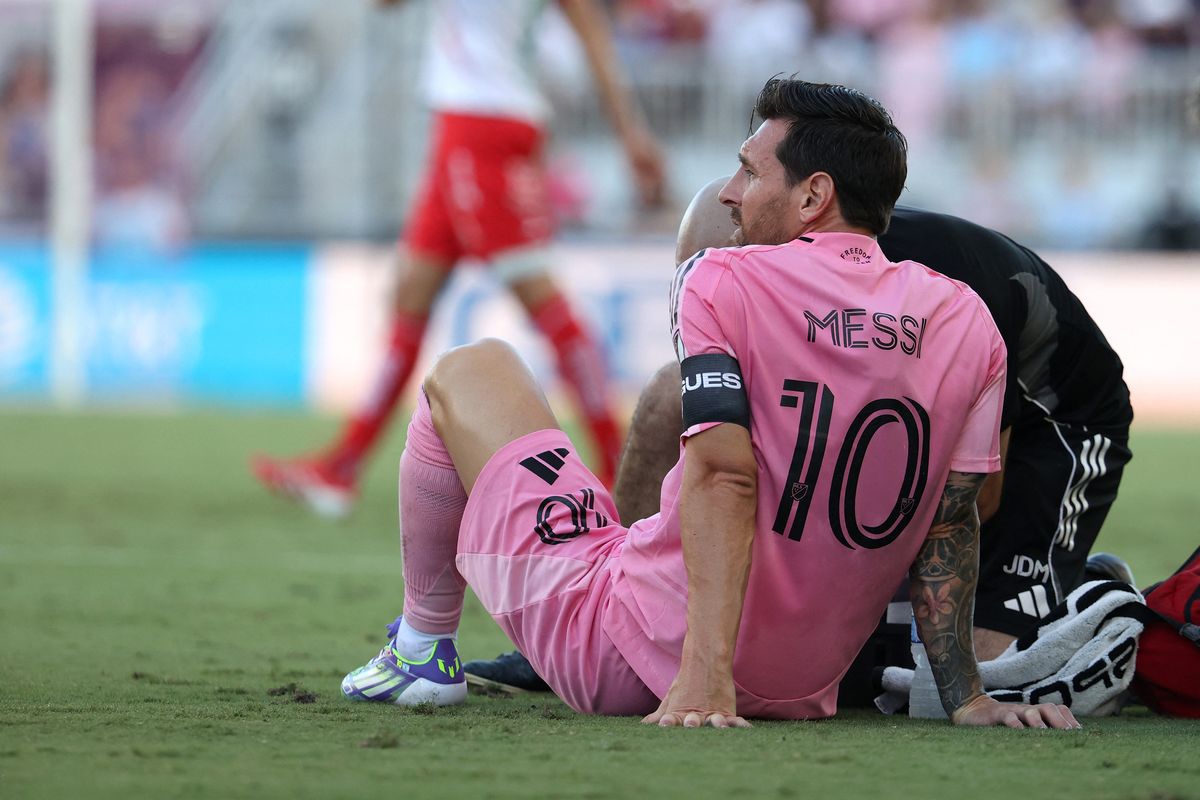 Lionel Messit sérülés miatt le kellett cserélni