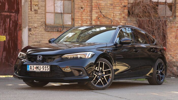 Honda Civic e:HEV - Honda ZR-V e:HEV összehasonlítás