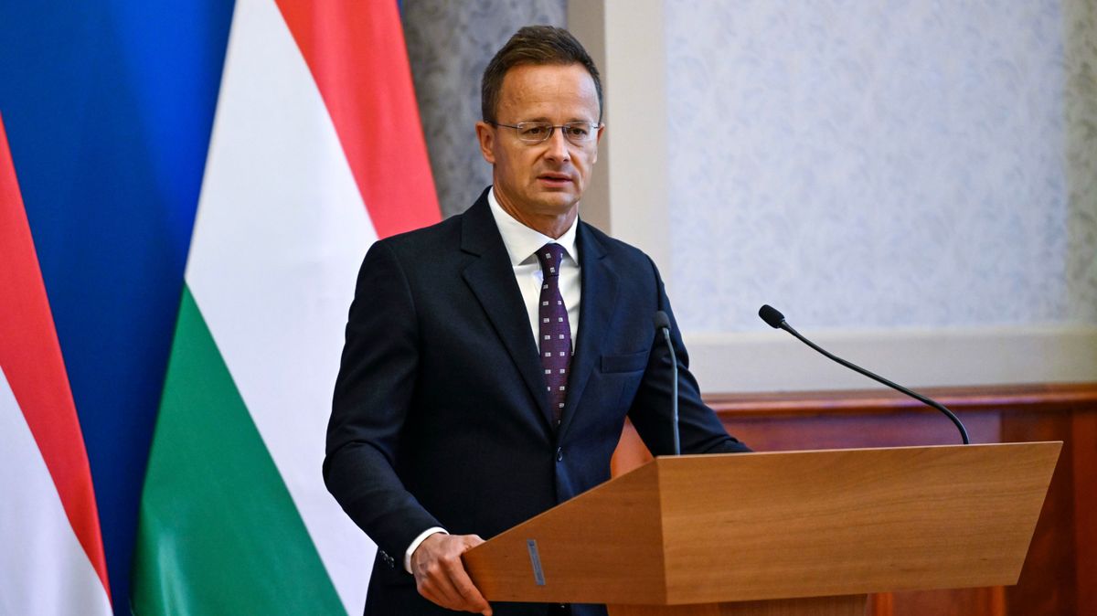 Szijjártó Péter: Brüsszel el akarja takarítani a békepárti, patrióta kormányokat