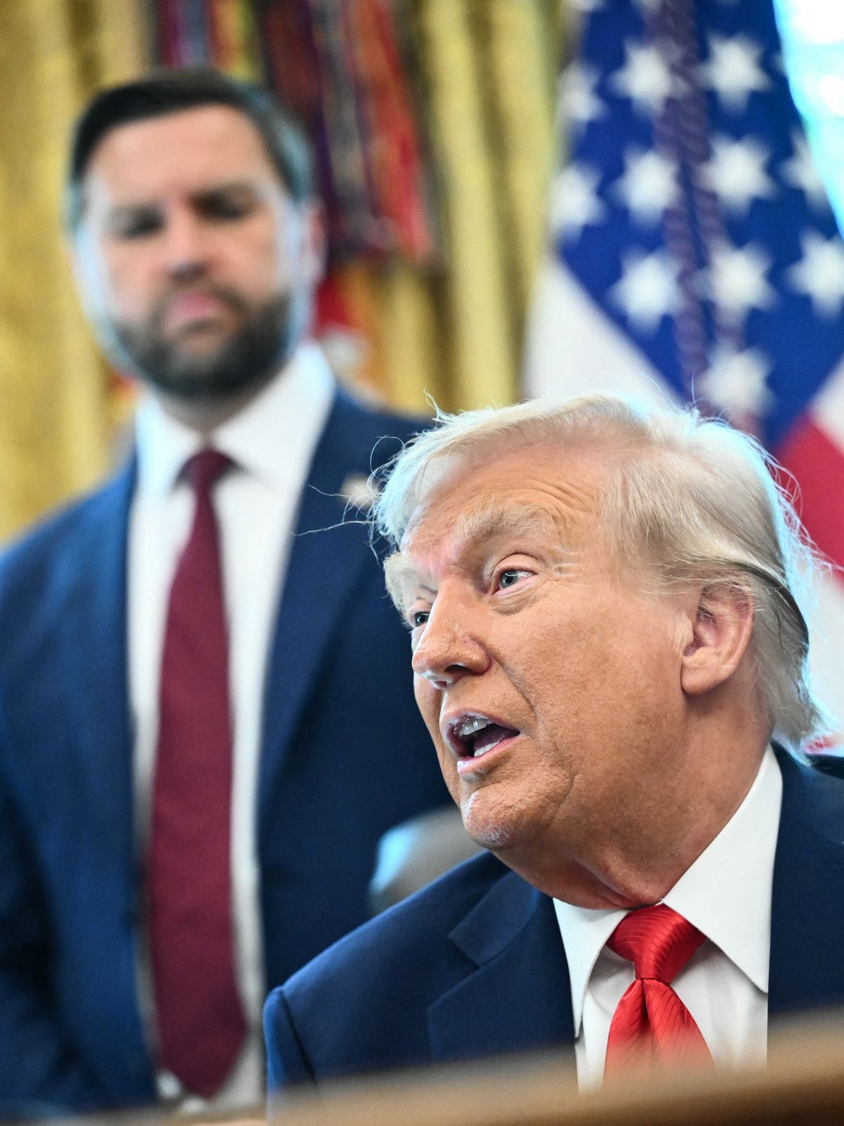 Trump jelezte, hogy az Egyesült Államok készen áll Ukrajna békéjének biztosítására hírszerzési és katonai támogatással.