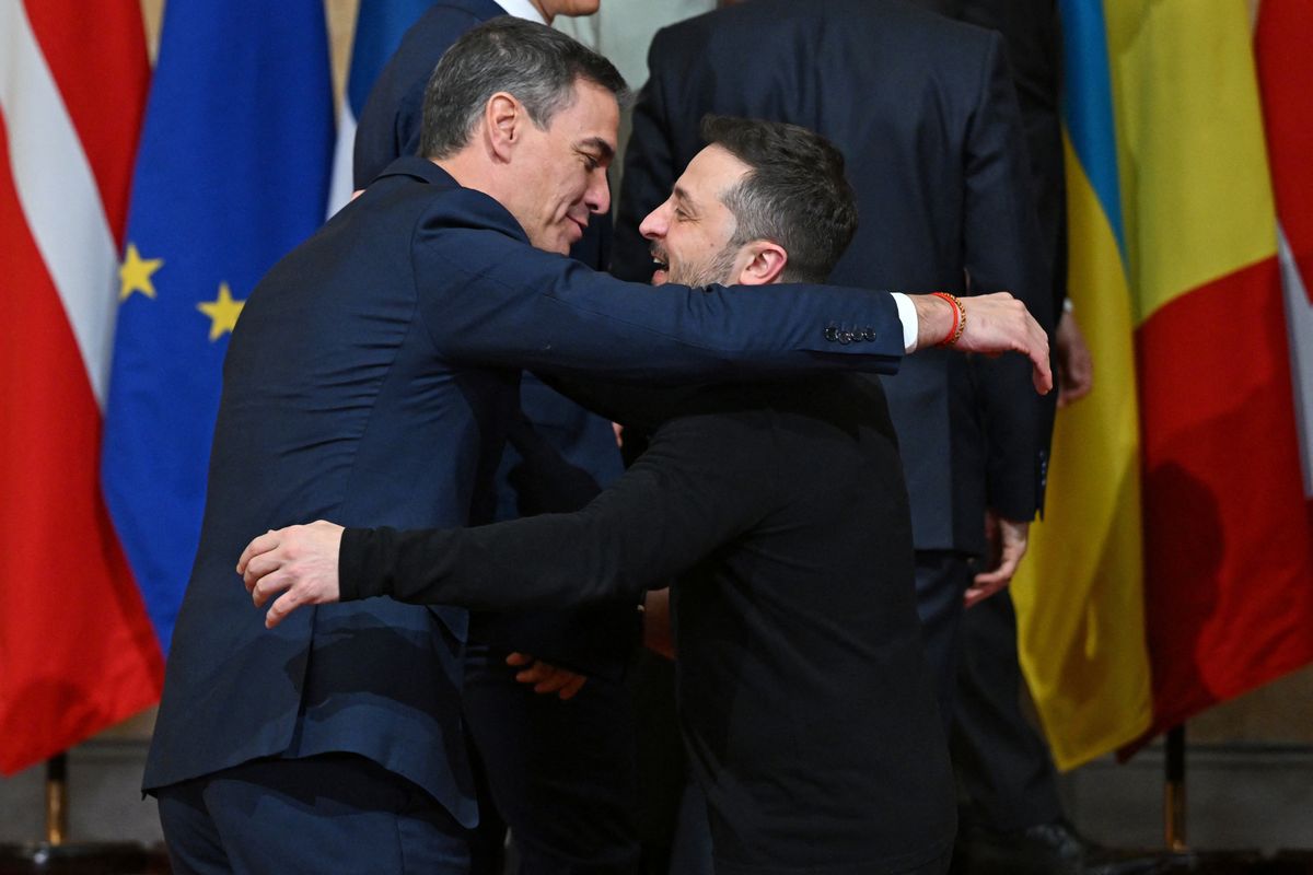 Az ukrán elnök szerint az EU-csatlakozási tárgyalások minden előfeltételét teljesítették. Zelenszkij ezt a spanyol miniszterelnöknek fejtette ki