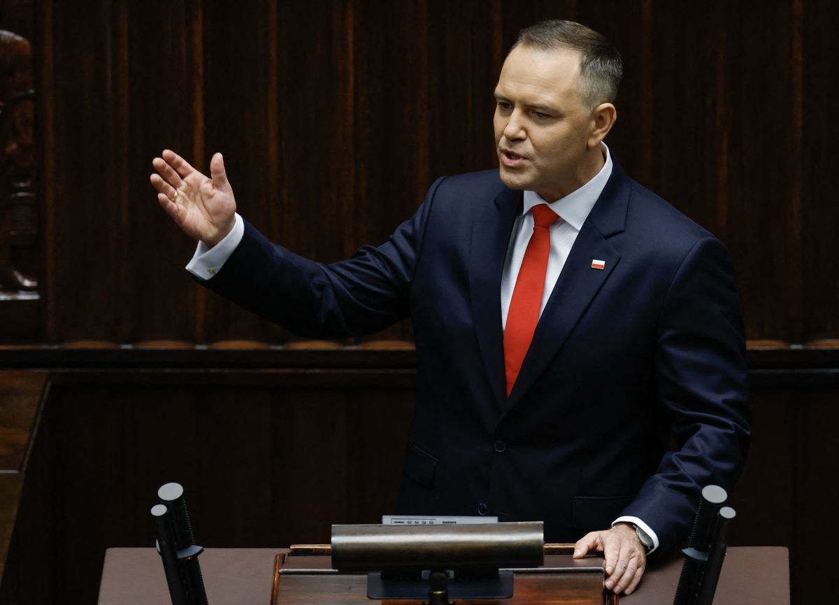 Karol Nawrocki letette az elnöki esküt Varsóban. Beiktatási beszédében a jogállamiság helyreállítását és a nemzeti szuverenitás megőrzését sürgette.