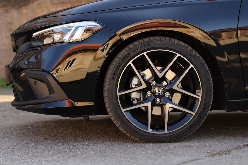 Honda Civic e:HEV - Honda ZR-V e:HEV összehasonlítás