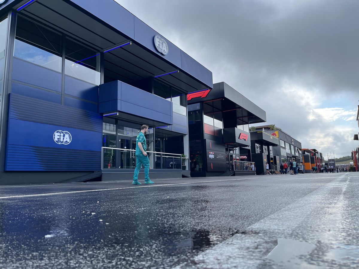 Esős napra ébredt vasárnap a Magyar Nagydíj helyszínéül szolgáló Hungaroring
