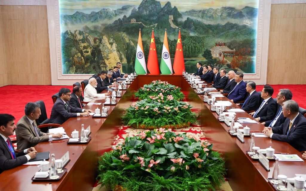 India miniszterelnöke, Narendra Modi találkozik Kína elnökével, Hszi Csinpinggel a Sanghaji Együttműködési Szervezet (SCO) 25. államfői tanácskozásának keretében 2025. augusztus 31-én, Tianjinben, Kínában. (Fotó: AFP)