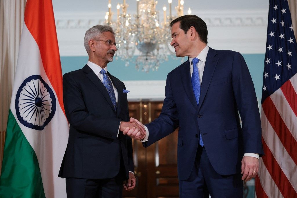 India válaszút előtt