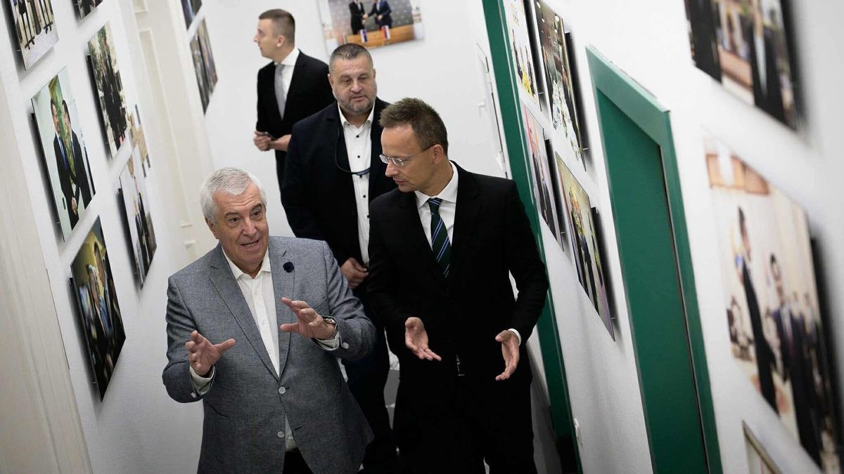 Szijjártó Péter a magyar-román kapcsolatokról írt