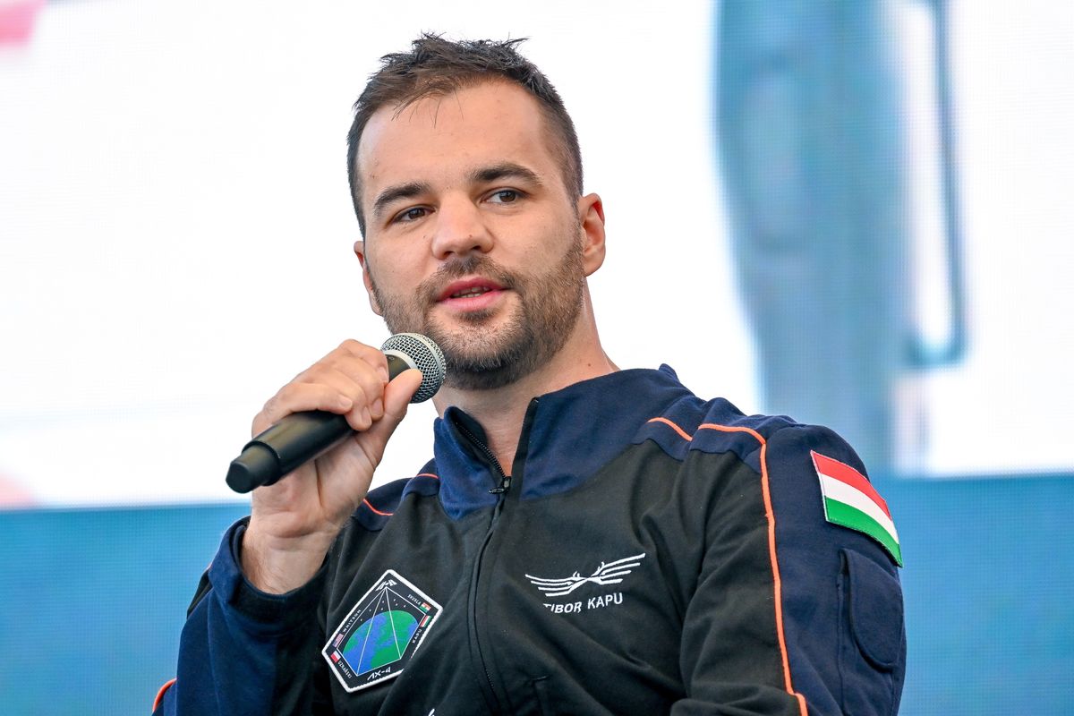 Kapu Tibor egy életre szóló élménynek nevezte, amikor kiért a világűrbe (Fotó: Illyés Tibor/MTI)