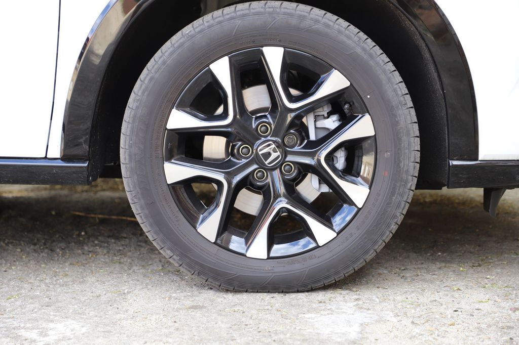 Honda Civic e:HEV - Honda ZR-V e:HEV összehasonlítás