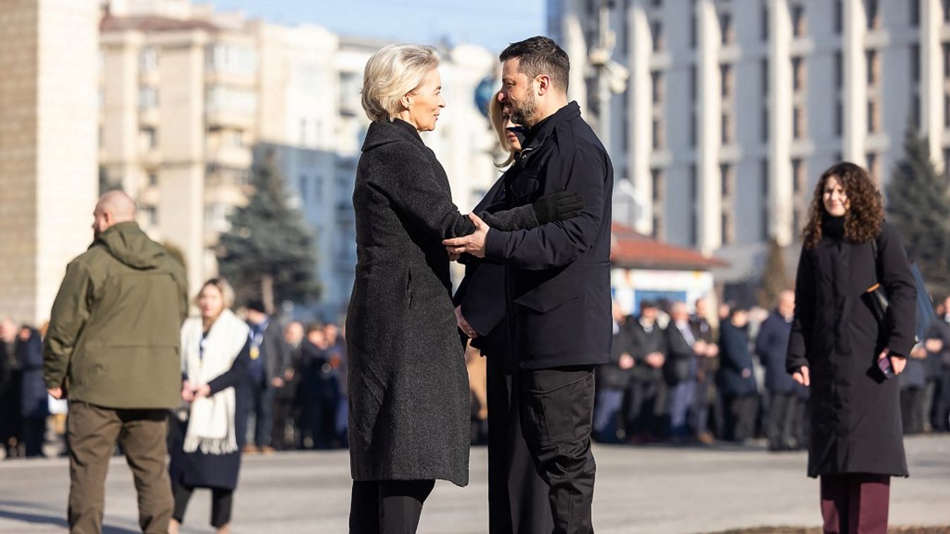 Volodimir Zelenszkij és Ursula von der Leyen (Fotó: AFP)