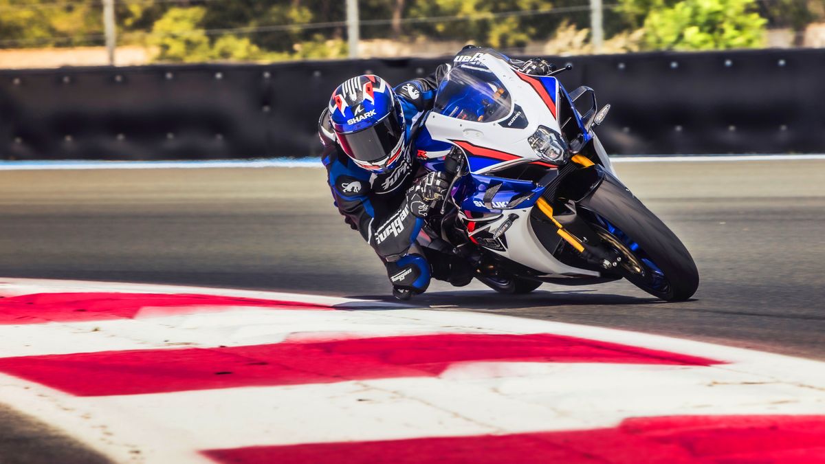 Itt a 40 éves jubileumot ünneplő Gixxer