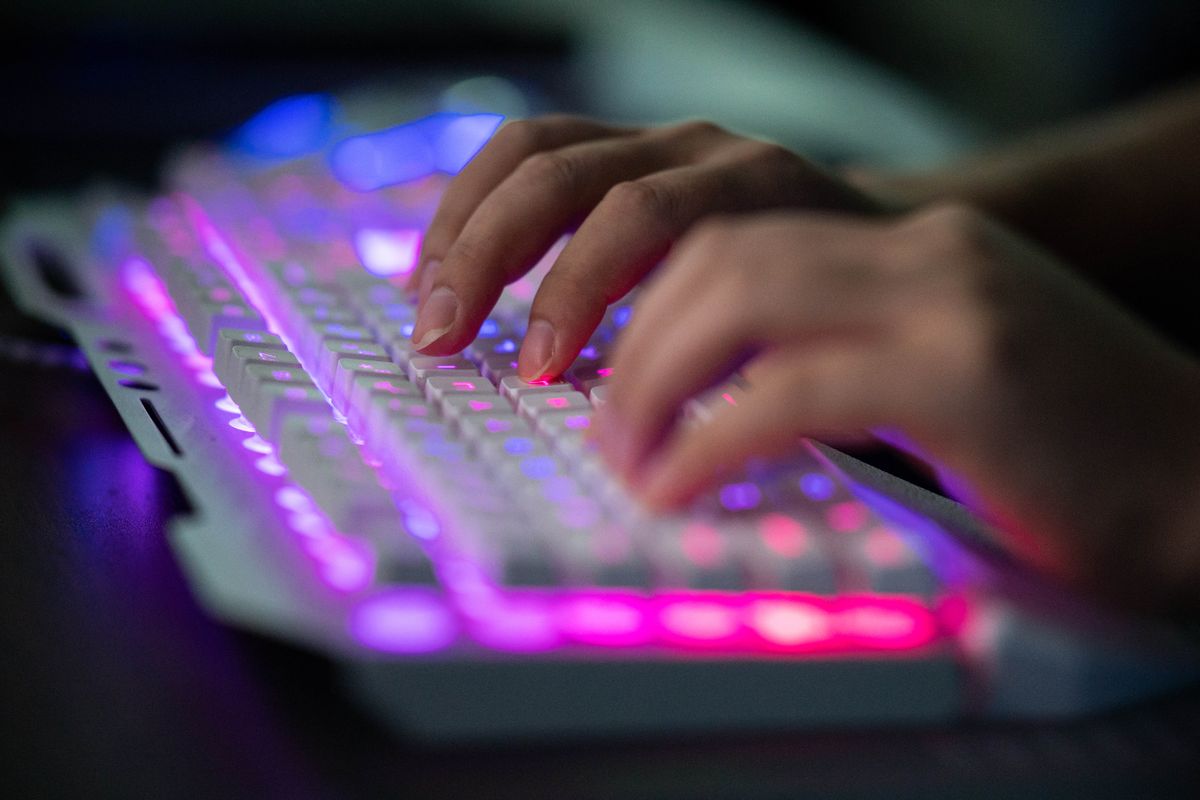 A Google szerint kínai hátterű hekkerek délkelet-ázsiai diplomatákat támadtak meg egy kifinomult kémkedési kampányban, legitim programok mögé rejtőzve.