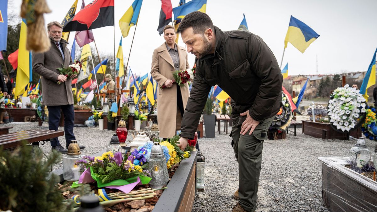 Behívó a sírra - Zelenszkij a halottakat sem hagyja nyugodni