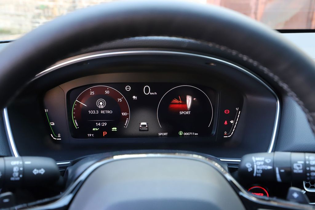 Honda Civic e:HEV - Honda ZR-V e:HEV összehasonlítás