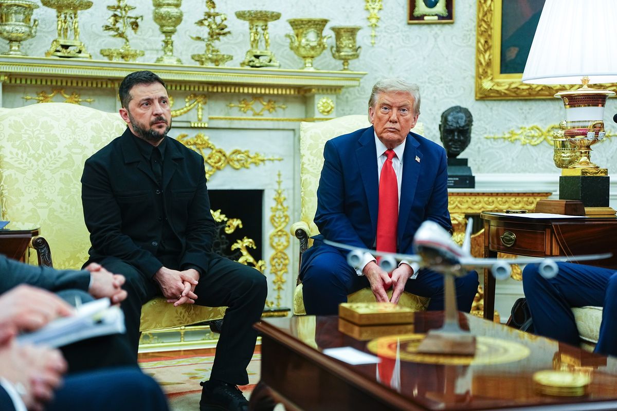 Donald Trump amerikai (j) és Volodimir Zelenszkij ukrán elnök találkozója (Fotó: MTI/EPA/Consolidated News Photos pool/Aaron Schwartz)