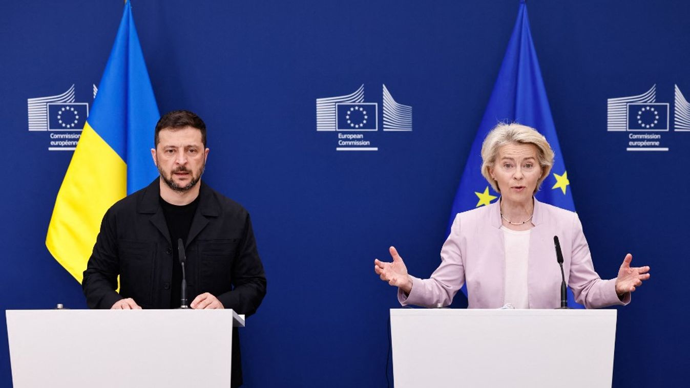 Ursula von der Leyen és Volodimir Zelenszkij (Fotó: AFP)