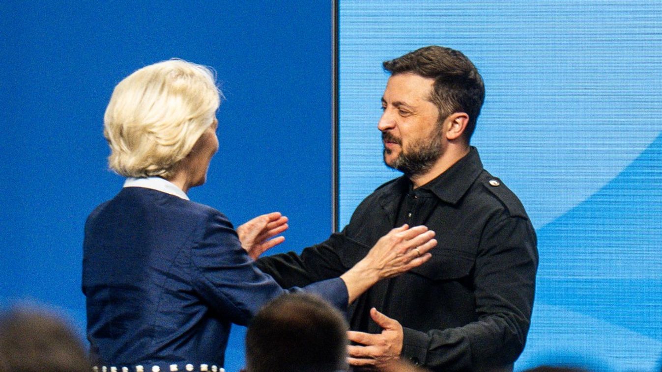 Ursula von der Leyen és Volodimir Zelenszkij (Fotó: AFP)