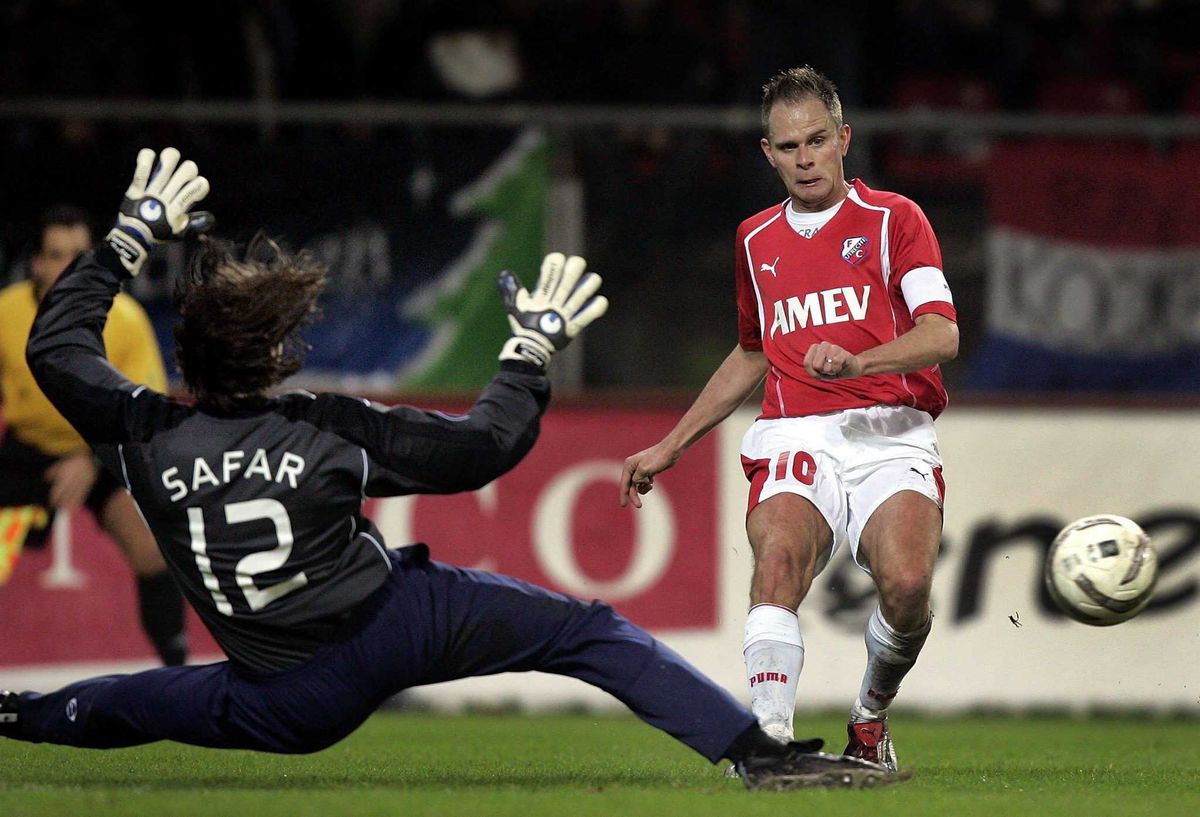 Sáfár Szabolcs, az osztrák Austria Wien magyar kapusa az UEFA-kupa csoportkörében 2004 decemberében