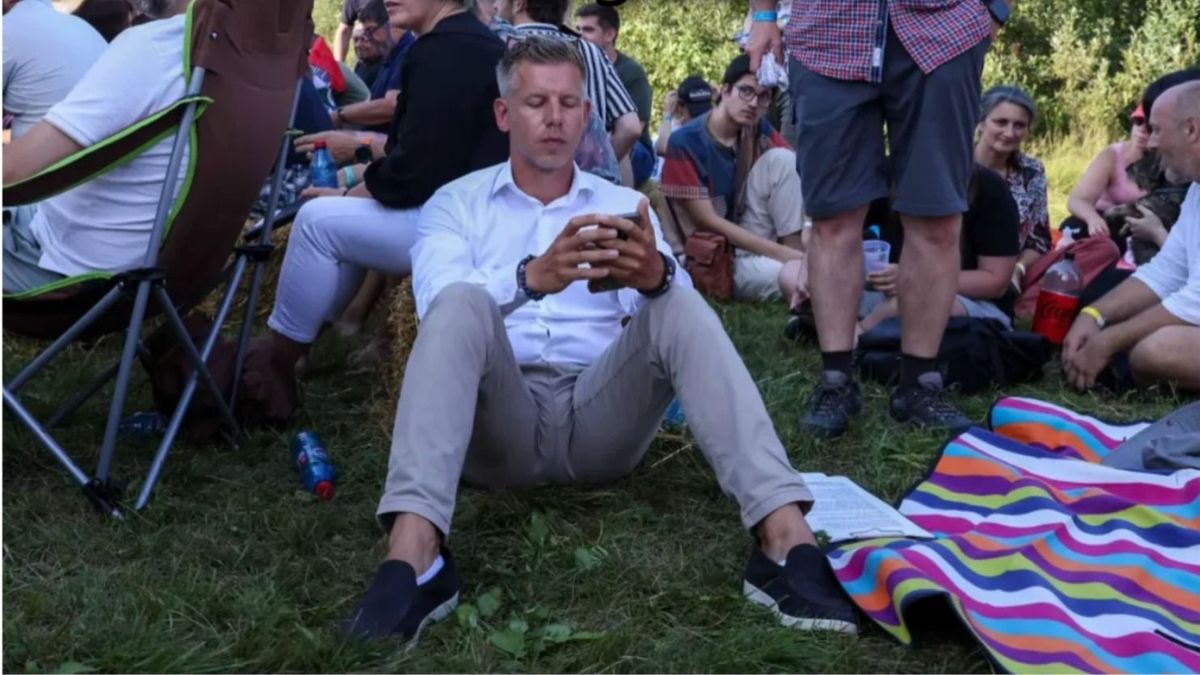 Magyar Péter
erdélyi Tisza-tábor
Facebook